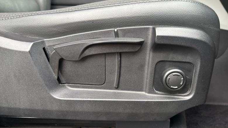 Land Rover Defender 2.0 D240 S 110 5dr Auto Diesel Estate